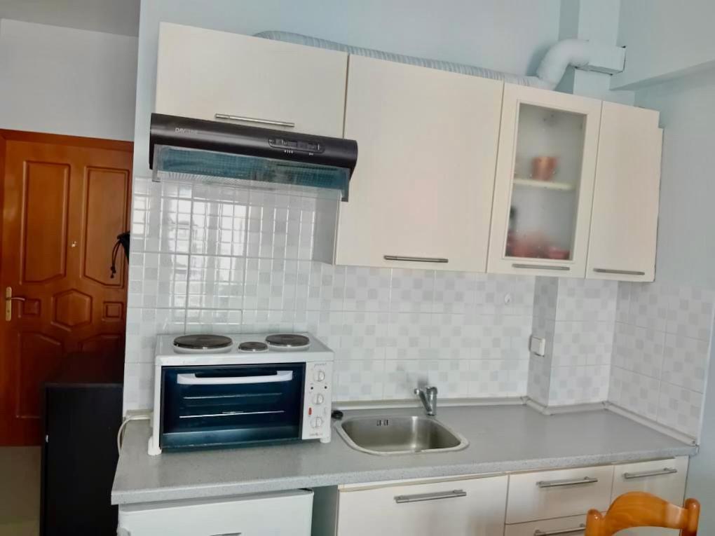 Scenario Studios كوموتيني المظهر الخارجي الصورة